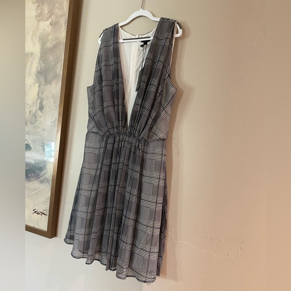 NBD x Revolve| Small| Jennifer plaid mini dress| NWT. - Picture 6 of 7